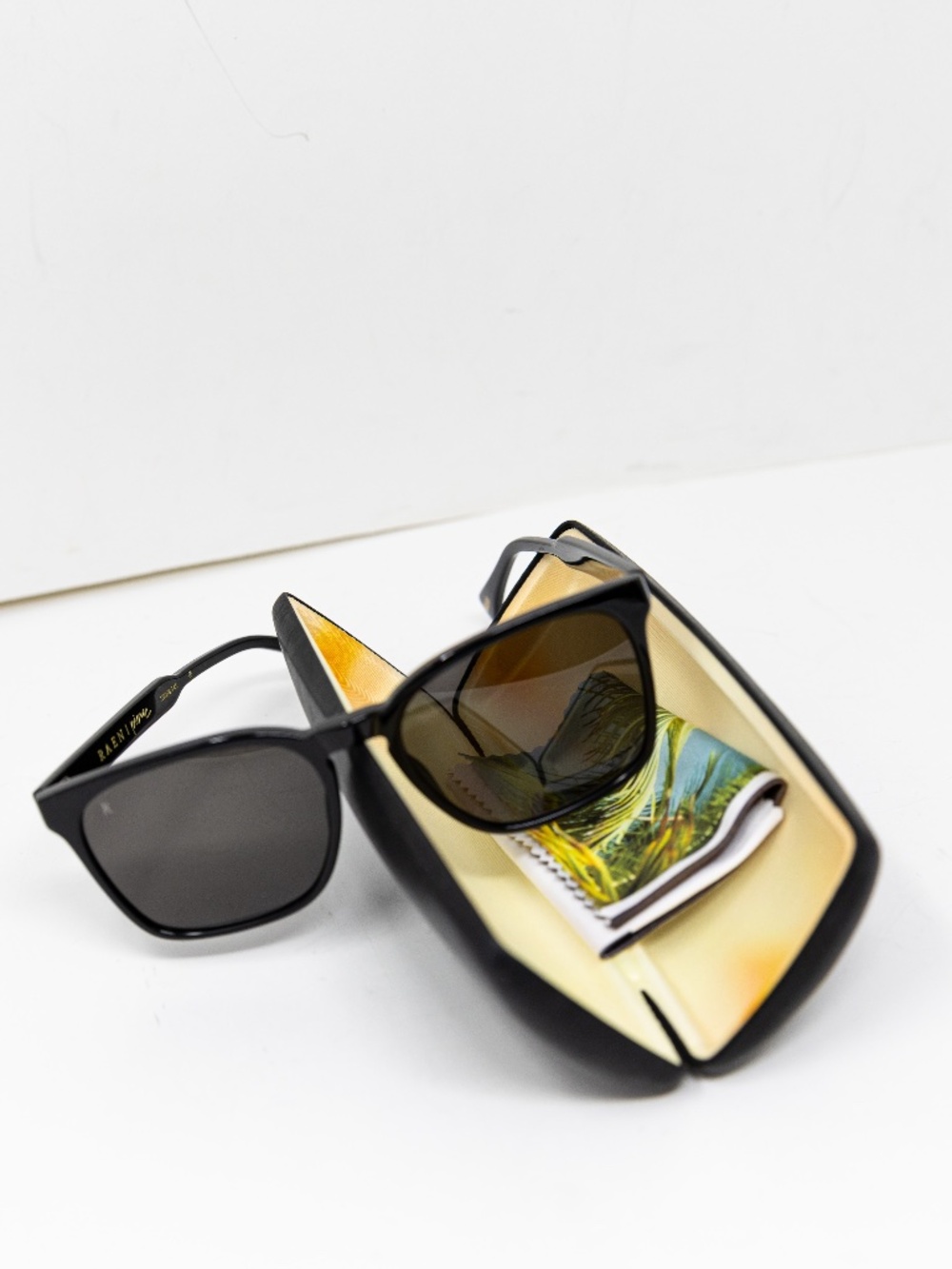 Raen Pierce Tall Square Lenses All Black Frames Sunglasses Accessory